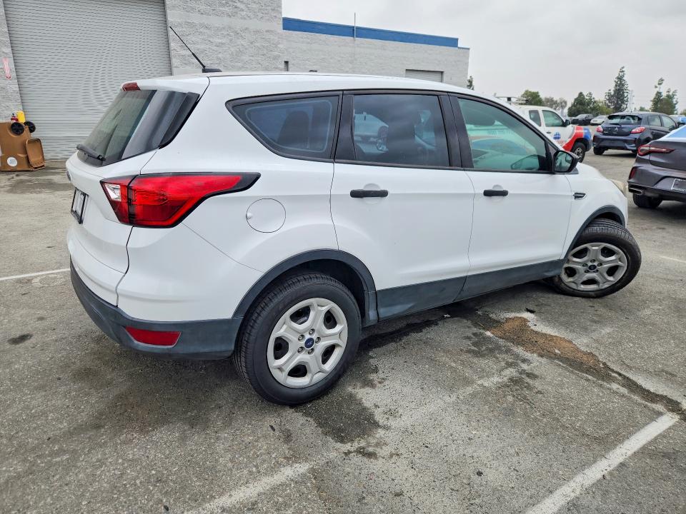 2019 Ford Escape მანქანა იყიდება აუქციონზე, vin: 1FMCU0F70KUC34765, აუქციონის ნომერი: 48009906
