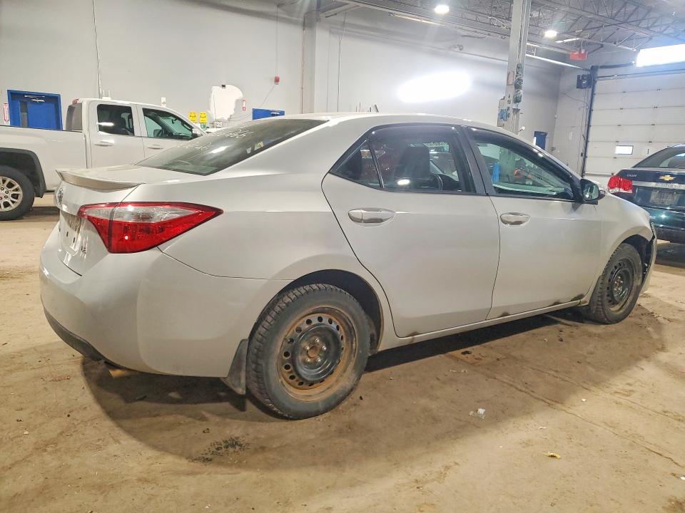 46150616 :رقم المزاد ، 2T1BURHE6FC266266 vin ، 2015 Toyota Corolla S 4dr مزاد بيع
