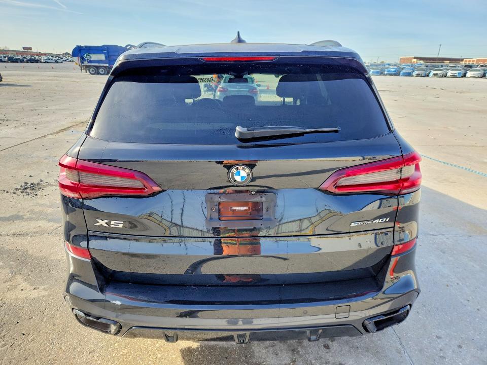 46033956 :رقم المزاد ، 5UXCR4C0XM9F89681 vin ، 2021 Bmw X5 مزاد بيع
