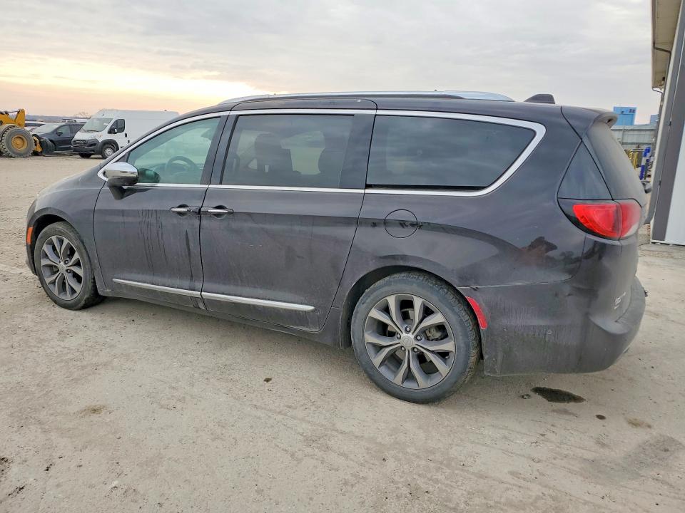 Продажа на аукционе авто 2017 Chrysler Pacifica, vin: 2C4RC1GG3HR656590, номер лота: 47553646