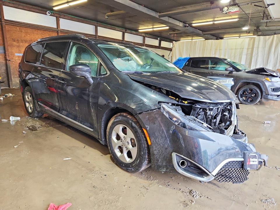 79893605 :رقم المزاد ، 2C4RC1EG0HR837617 vin ، 2017 Chrysler Pacifica مزاد بيع
