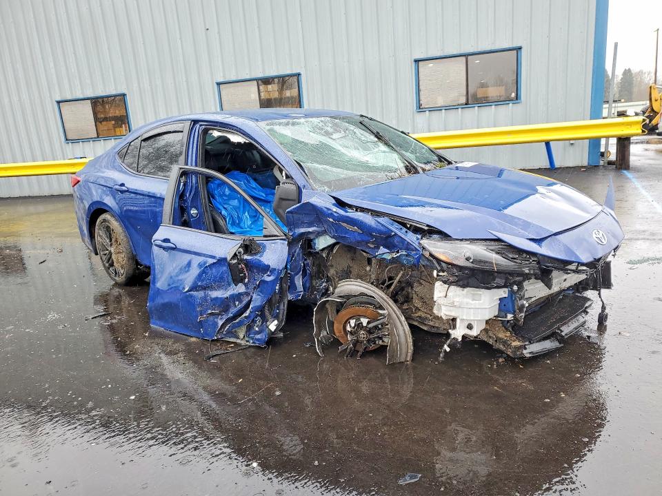 Продажа на аукционе авто 2025 Toyota Camry, vin: 4T1DBADK6SU027644, номер лота: 45890986