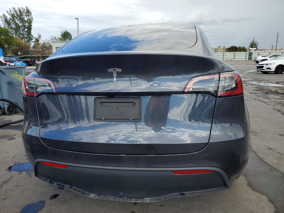 2024 Tesla Model Y მანქანა იყიდება აუქციონზე, vin: 7SAYGDED0RA329636, აუქციონის ნომერი: 46037556