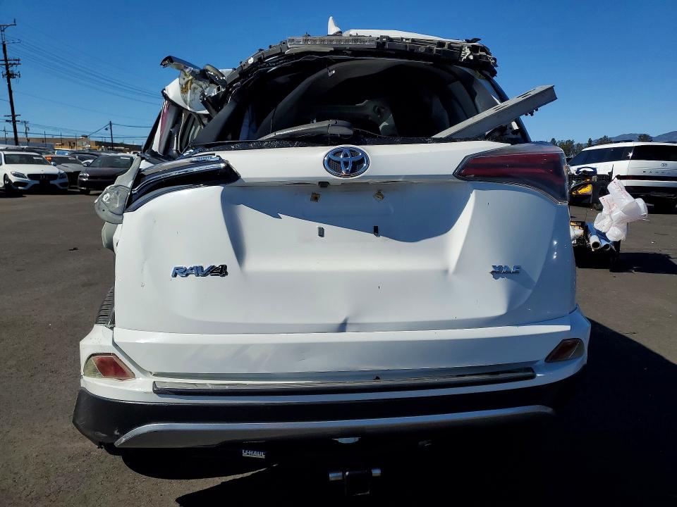 Продаж на аукціоні авто 2017 Toyota Rav4, vin: JTMWFREV2HD094856, номер лоту: 41952996