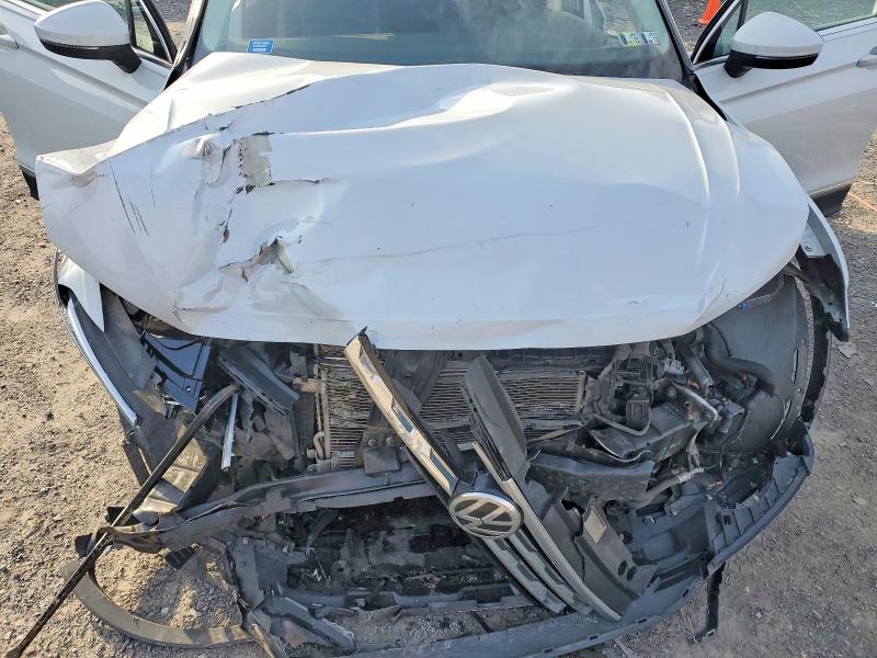 Продаж на аукціоні авто 2018 Volkswagen Tiguan, vin: 3VV4B7AX3JM214092, номер лоту: 48242186