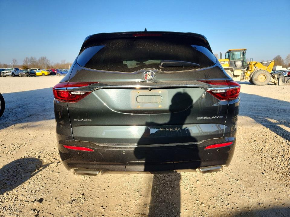 47089416 :رقم المزاد ، 5GAERBKW3JJ270295 vin ، 2018 Buick Enclave مزاد بيع