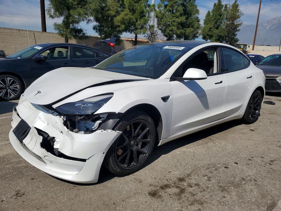 79483585 :رقم المزاد ، 5YJ3E1EBXNF222326 vin ، 2022 Tesla Model 3 مزاد بيع