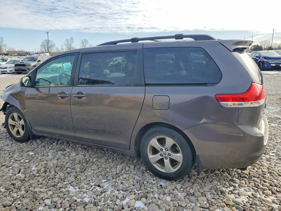 2012 Toyota Sienna მანქანა იყიდება აუქციონზე, vin: 5TDKK3DC7CS242827, აუქციონის ნომერი: 76669555