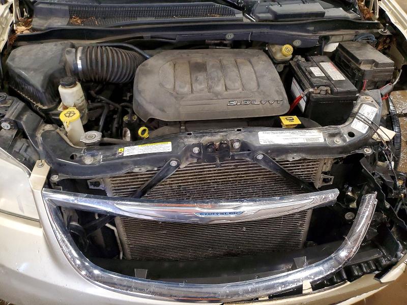 47442956 :رقم المزاد ، 2A4RR5DG5BR608083 vin ، 2011 Chrysler Town & Country مزاد بيع