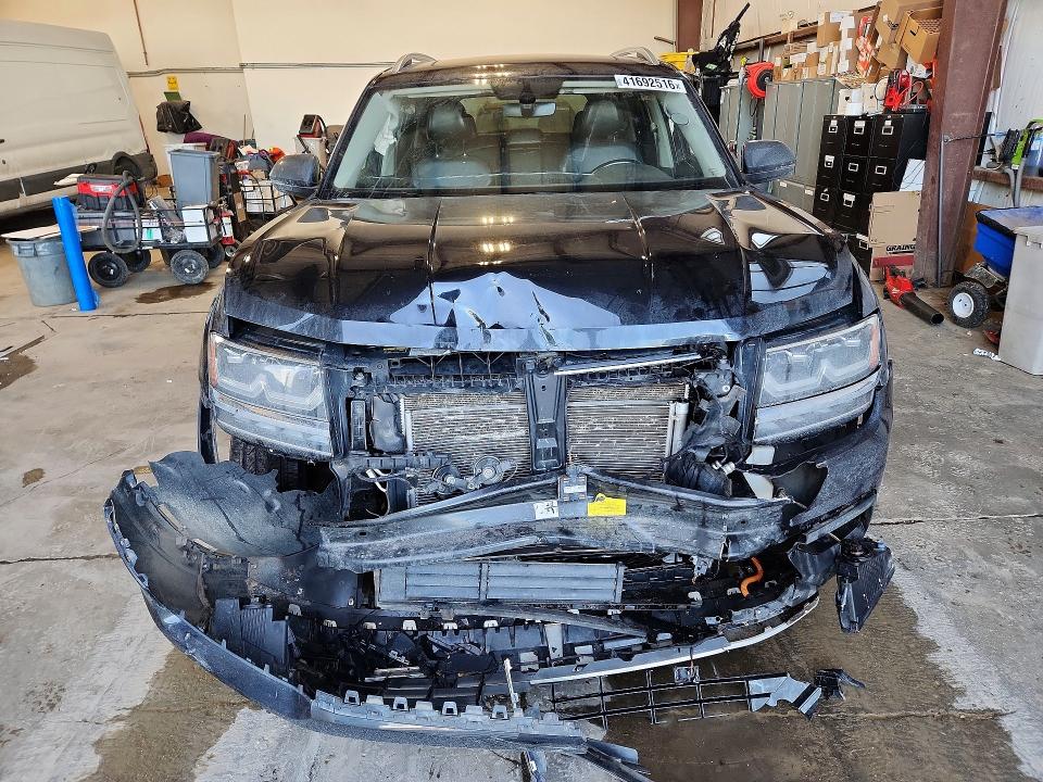 41692516 :رقم المزاد ، 1V2MR2CAXJC511317 vin ، 2018 Volkswagen Atlas مزاد بيع