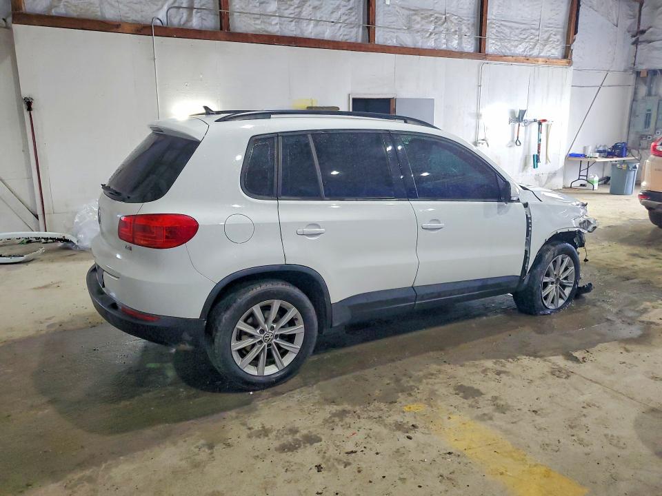 Продажа на аукционе авто 2017 Volkswagen Tiguan, vin: WVGAV7AXXHK047185, номер лота: 79640405