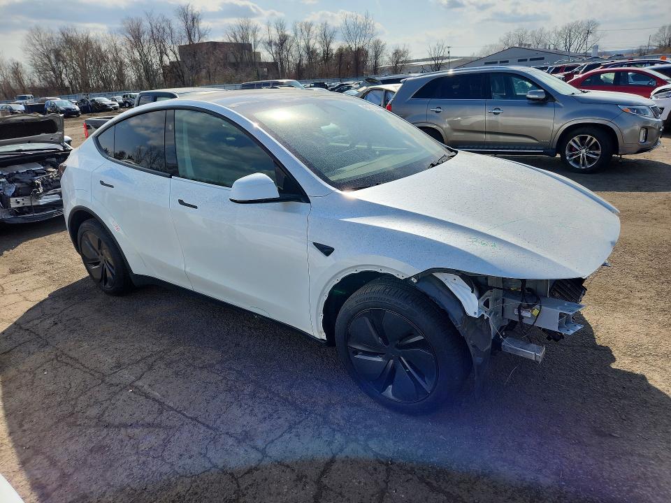 46437366 :رقم المزاد ، 7SAYGDED4TA415636 vin ، 2026 Tesla Model Y مزاد بيع