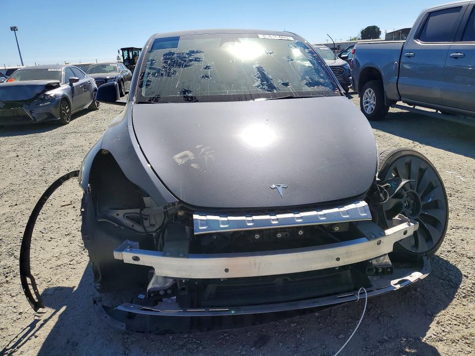 Продажа на аукционе авто 2024 Tesla Model Y, vin: 7SAYGDEF7RF073273, номер лота: 45816406