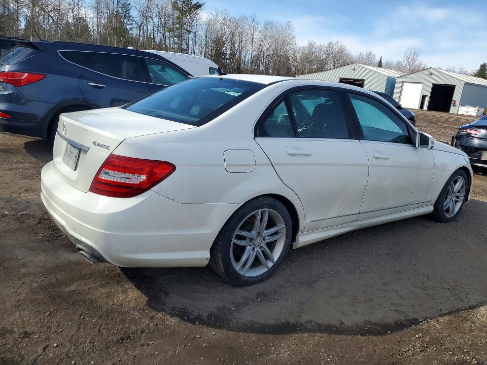 Продажа на аукционе авто 2012 Mercedes-benz C, vin: WDDGF8FB3CA734897, номер лота: 47210126