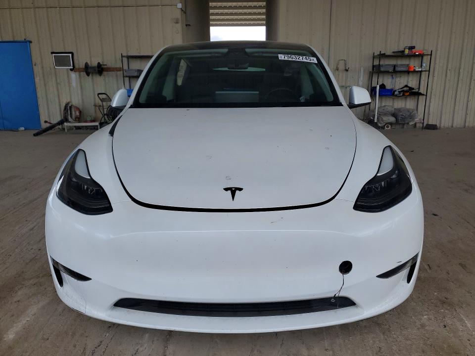 Продажа на аукционе авто 2024 Tesla Model Y, vin: 7SAYGDEEXRA263976, номер лота: 79632745