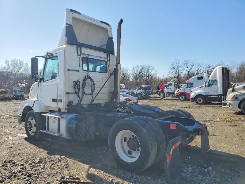 2016 Volvo Vnl მანქანა იყიდება აუქციონზე, vin: 4V4N39TG0GN965520, აუქციონის ნომერი: 77516195