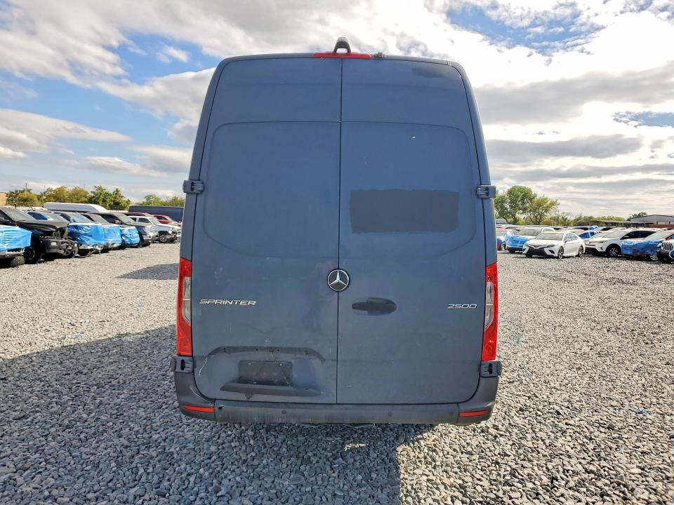 46234316 :رقم المزاد ، WD4PF1CDXKP138923 vin ، 2019 Mercedes-benz Sprinter مزاد بيع