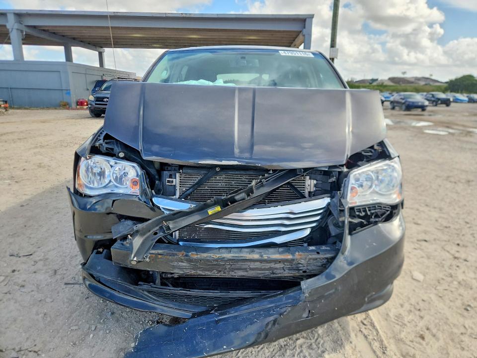 47951116 :رقم المزاد ، 2C4RC1CGXER418737 vin ، 2014 Chrysler Town & Country مزاد بيع
