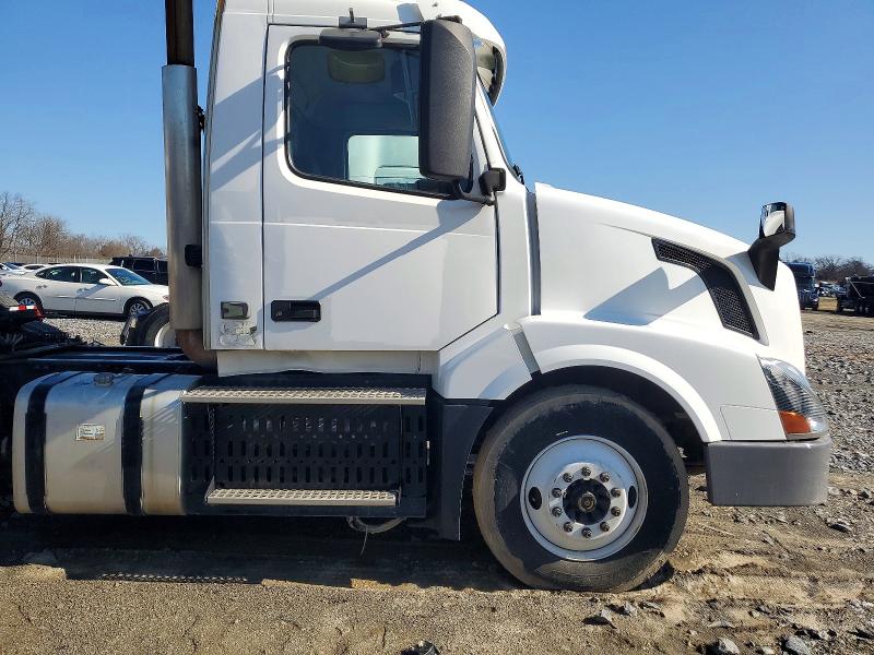 2016 Volvo Vnl მანქანა იყიდება აუქციონზე, vin: 4V4N39TG0GN965520, აუქციონის ნომერი: 77516195