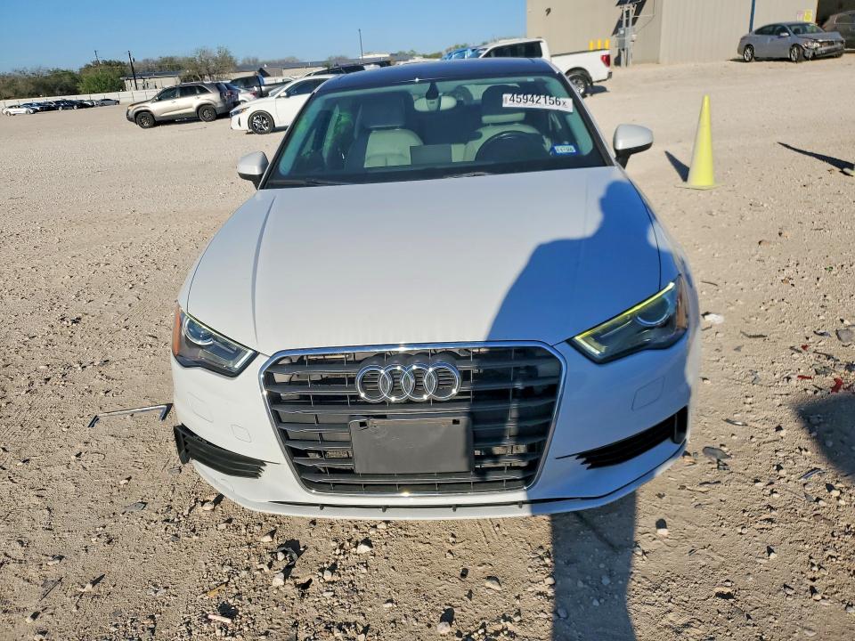 2015 Audi A3 მანქანა იყიდება აუქციონზე, vin: WAUACGFF4F1084131, აუქციონის ნომერი: 45942156