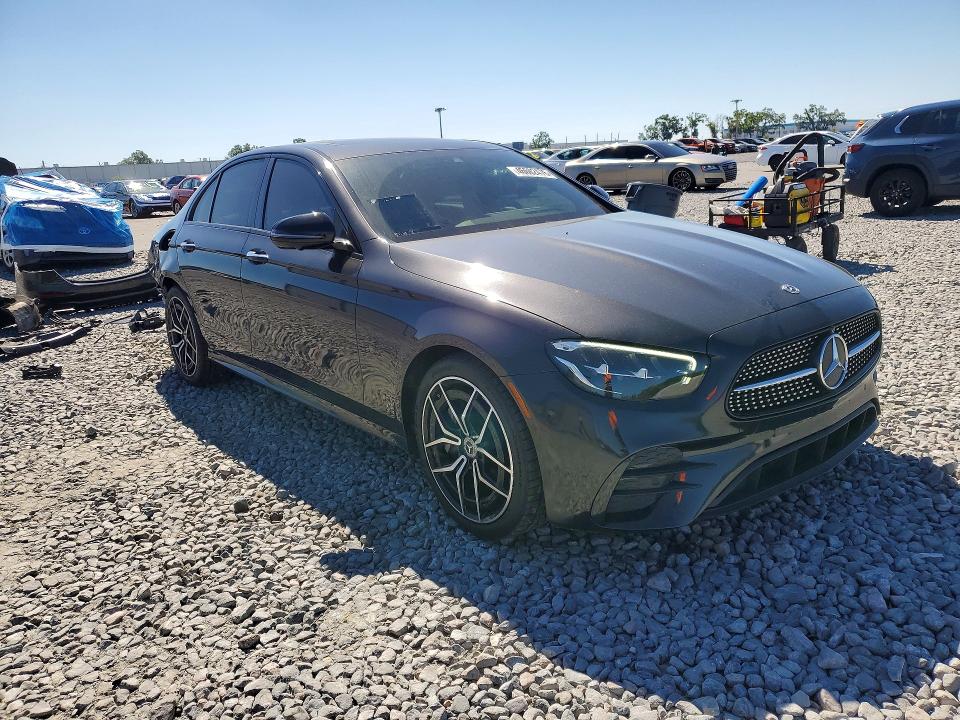 46682476 :رقم المزاد ، W1KZF8DB9NB064376 vin ، 2022 Mercedes-benz E مزاد بيع