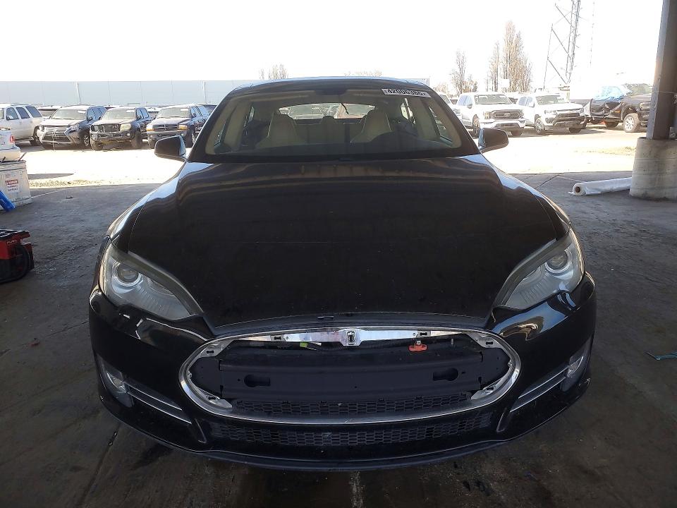 Продажа на аукционе авто 2013 Tesla Model S, vin: 5YJSA1AC1DFP10729, номер лота: 42006386