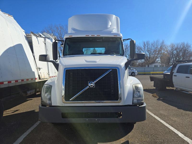 Продаж на аукціоні авто 2016 Volvo Vnl, vin: 4V4N39TGXGN965668, номер лоту: 77495805