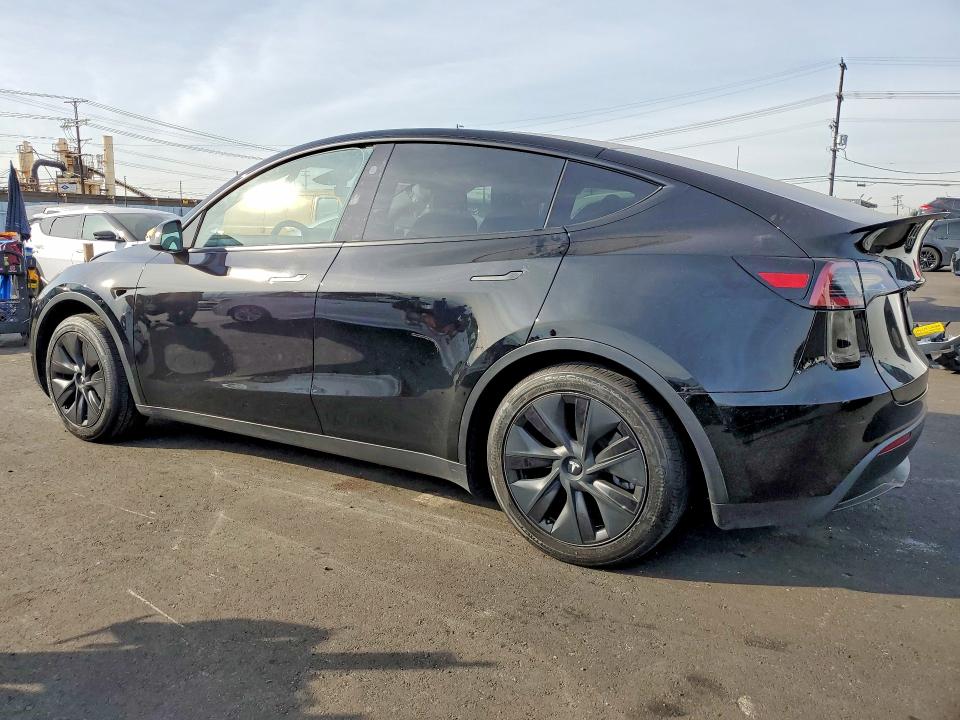 2025 Tesla Model Y მანქანა იყიდება აუქციონზე, vin: 7SAYGDED4SA375945, აუქციონის ნომერი: 47882736