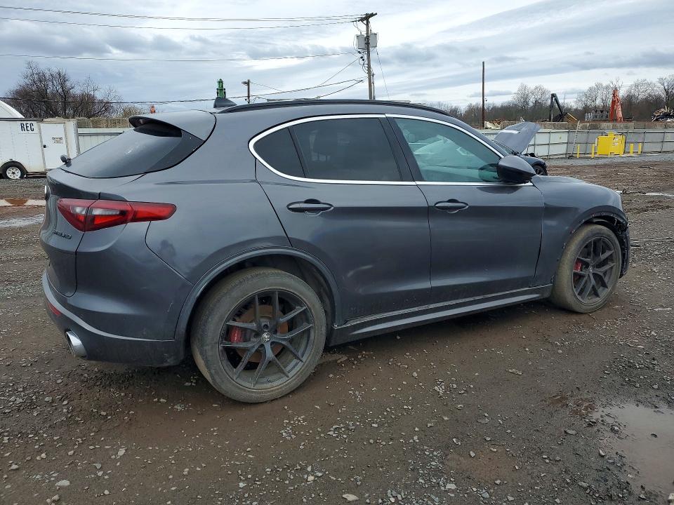 47589816 :رقم المزاد ، ZASPAKBN0M7D09519 vin ، 2021 Alfa Romeo Stelvio مزاد بيع