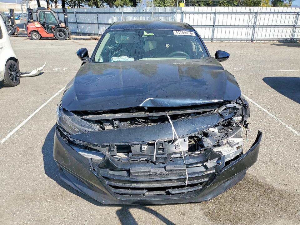 41759076 :رقم المزاد ، 1HGCV1F43JA122959 vin ، 2018 Honda Accord مزاد بيع