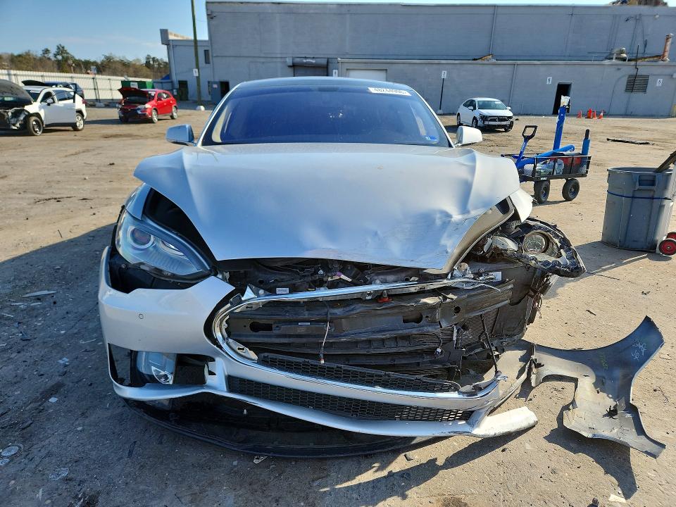 2014 Tesla Model S მანქანა იყიდება აუქციონზე, vin: 5YJSA1H15EFP40113, აუქციონის ნომერი: 48244906