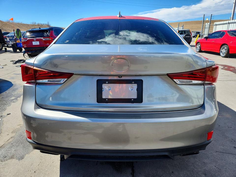 46500026 :رقم المزاد ، JTHCM1D25H5021233 vin ، 2017 Lexus Is 300 مزاد بيع