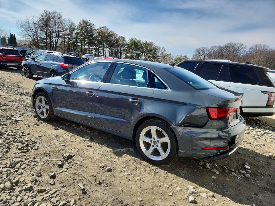Продажа на аукционе авто 2019 Audi A3, vin: WAUAUGFF2K1009550, номер лота: 41986636