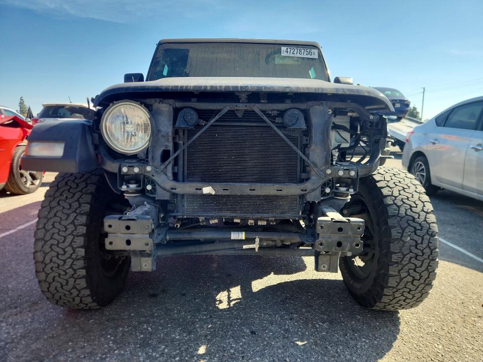 47278756 :رقم المزاد ، 1C4HJXDG5JW110802 vin ، 2018 Jeep Wrangler Unlimited مزاد بيع