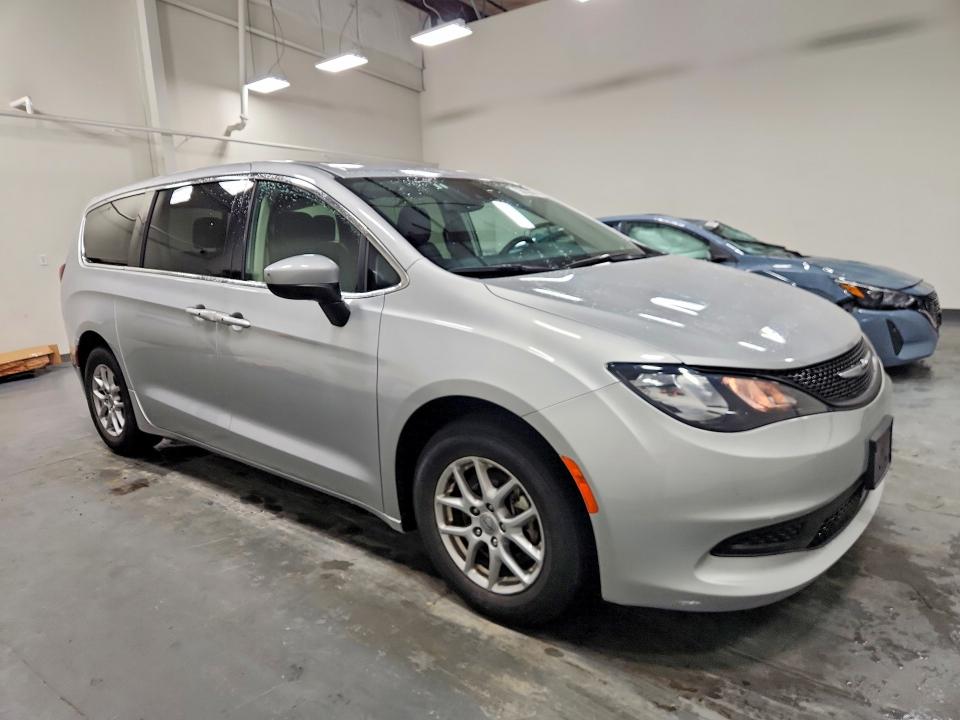 Продажа на аукционе авто 2023 Chrysler Voyager, vin: 2C4RC1CG3PR530301, номер лота: 41767116