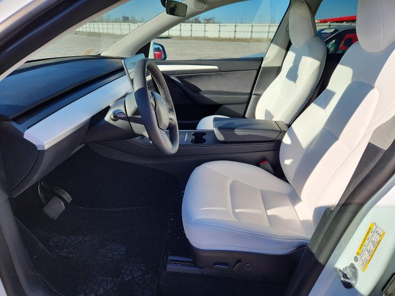 Продажа на аукционе авто 2022 Tesla Model Y, vin: 7SAYGAEE2NF521886, номер лота: 46337656