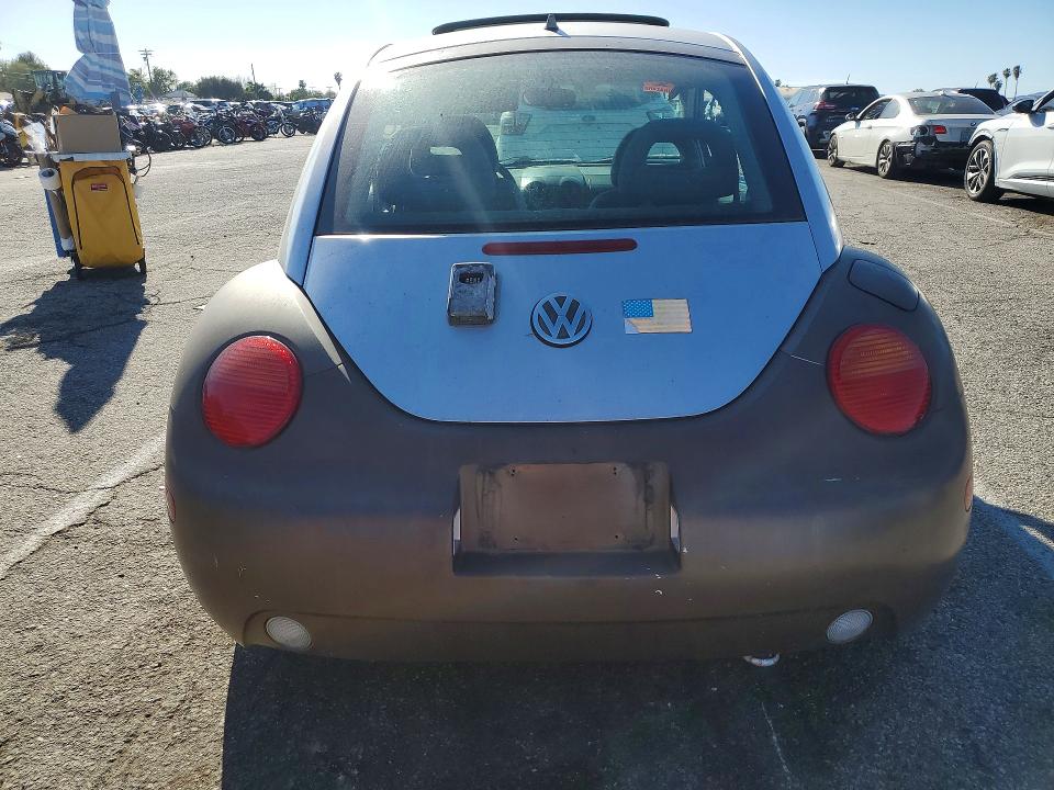 41842116 :رقم المزاد ، 3VWCD21C7YM411438 vin ، 2000 Volkswagen New Beetle مزاد بيع