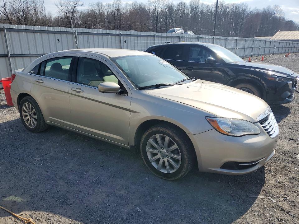 47213516 :رقم المزاد ، 1C3CCBBB0DN651852 vin ، 2013 Chrysler 200 مزاد بيع