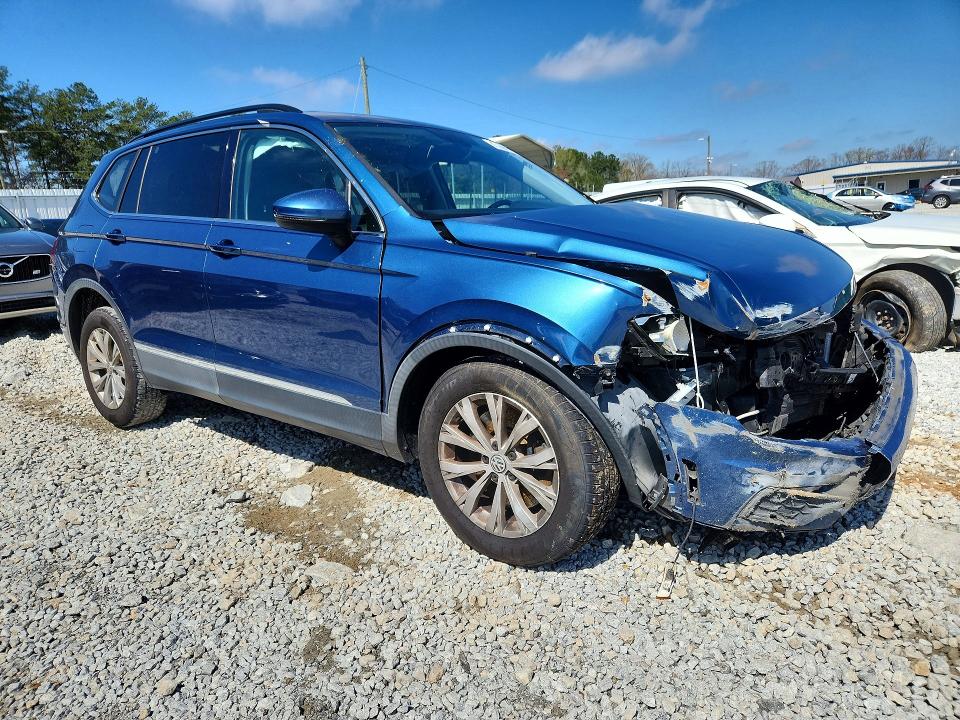 2018 Volkswagen Tiguan მანქანა იყიდება აუქციონზე, vin: 3VV3B7AX8JM000923, აუქციონის ნომერი: 41664126