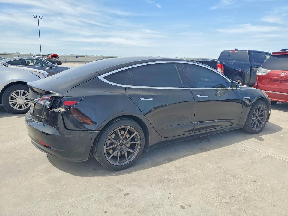46529526 :رقم المزاد ، 5YJ3E1EA4KF189987 vin ، 2019 Tesla Model 3 مزاد بيع