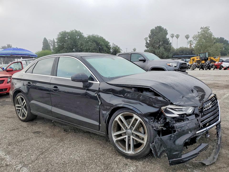 Продаж на аукціоні авто 2019 Audi A3, vin: WAUAUGFF7K1010970, номер лоту: 47264186