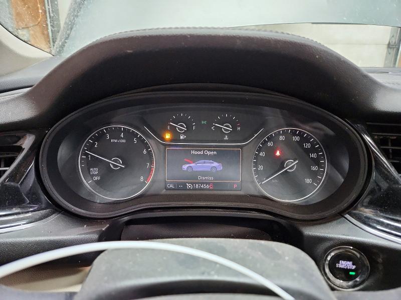 75073945 :رقم المزاد ، W04GV8SX1J1165067 vin ، 2018 Buick Regal Tourx مزاد بيع