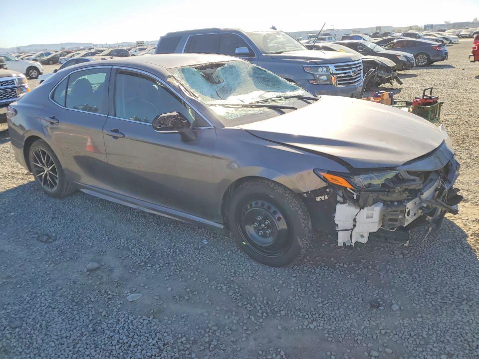 46713456 :رقم المزاد ، 4T1T11AK1NU709306 vin ، 2022 Toyota Camry مزاد بيع
