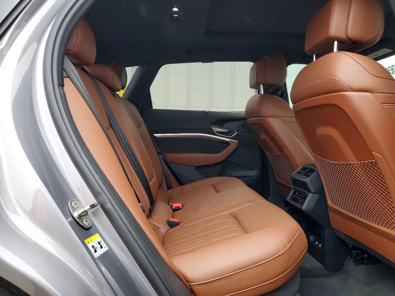 Продажа на аукционе авто 2019 Audi E-tron, vin: WA1VAAGE6KB015517, номер лота: 79705655
