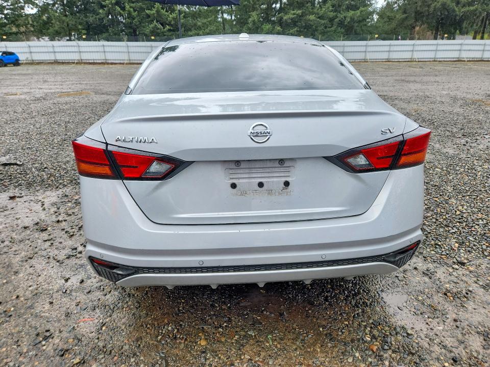 47223106 :رقم المزاد ، 1N4BL4DV1MN362365 vin ، 2021 Nissan Altima مزاد بيع