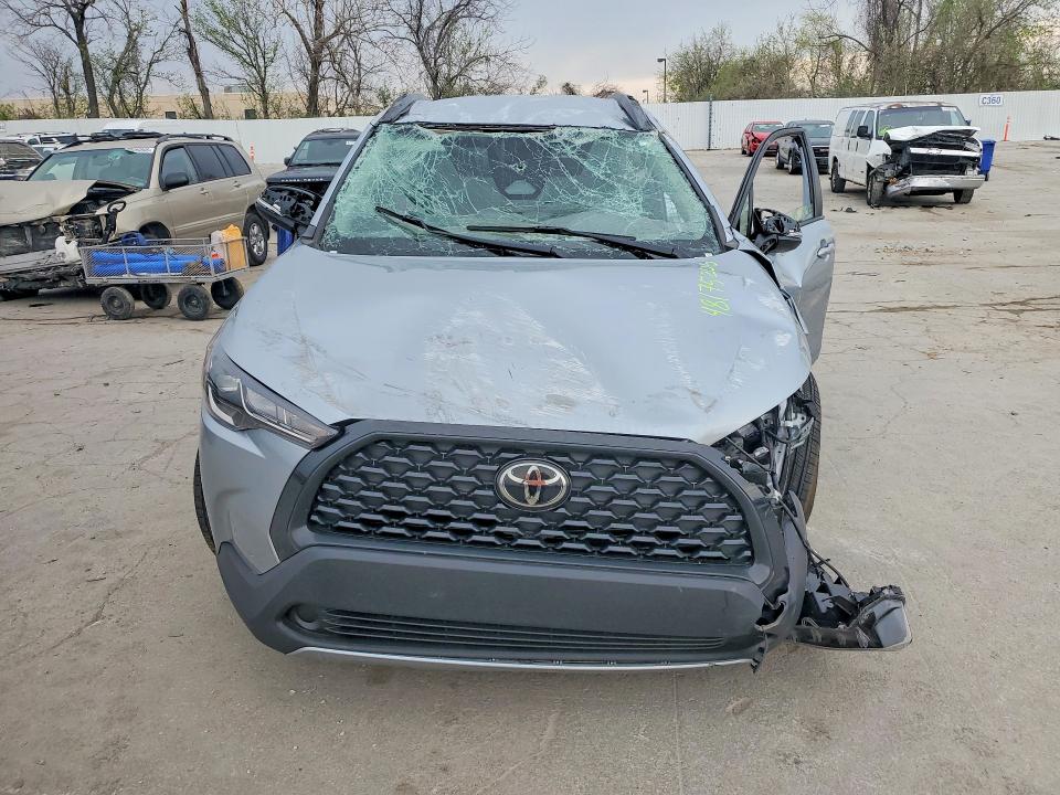 Продажа на аукционе авто 2024 Toyota Corolla Cross, vin: 7MUCAAAG1RV074801, номер лота: 48175206