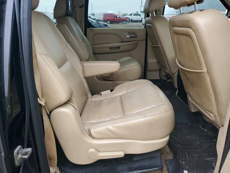 41699406 :رقم المزاد ، 1GYS4JEF4ER234526 vin ، 2014 Cadillac Escalade مزاد بيع