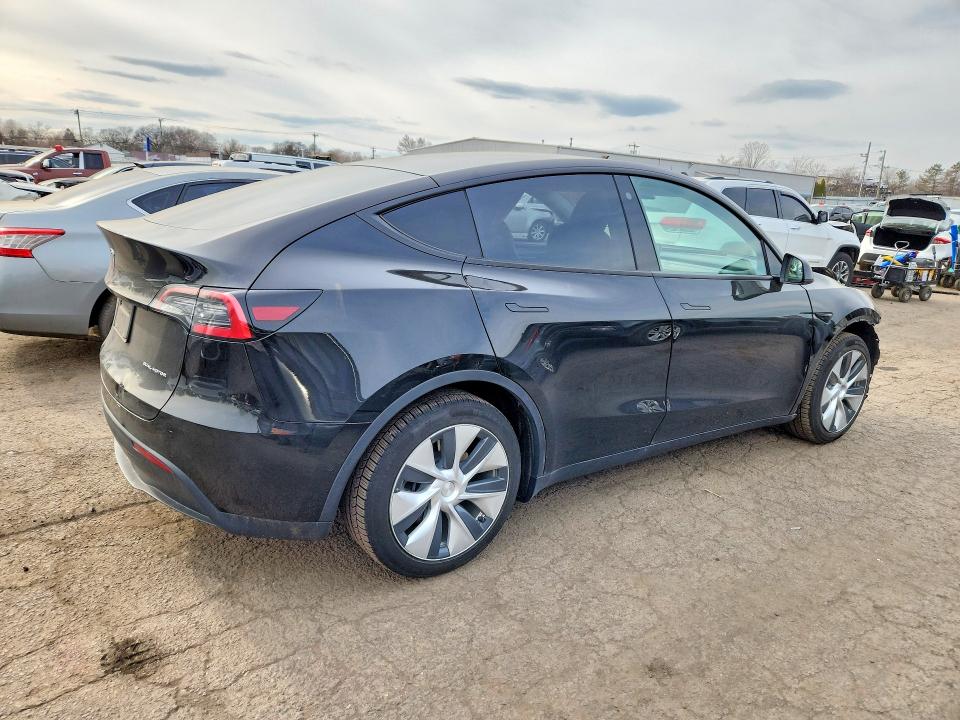Продажа на аукционе авто 2021 Tesla Model Y, vin: 5YJYGDEE1MF077123, номер лота: 47263086