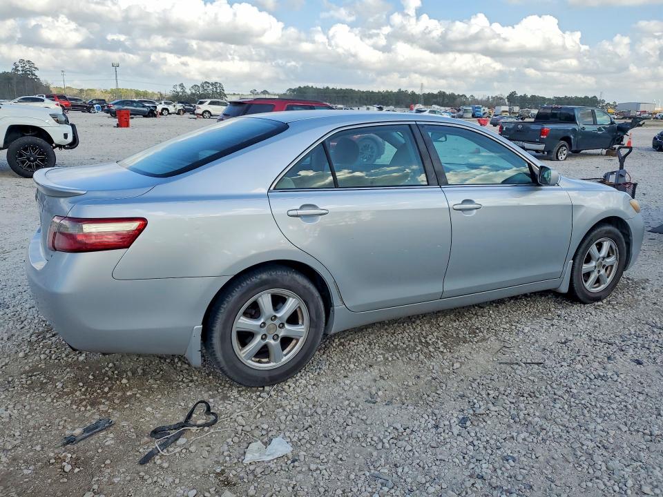 79606555 :رقم المزاد ، 4T1BE46KX7U643237 vin ، 2007 Toyota Camry مزاد بيع