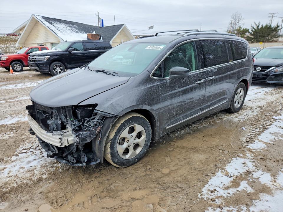 Продажа на аукционе авто 2017 Chrysler Pacifica, vin: 2C4RC1EG1HR727322, номер лота: 46616966